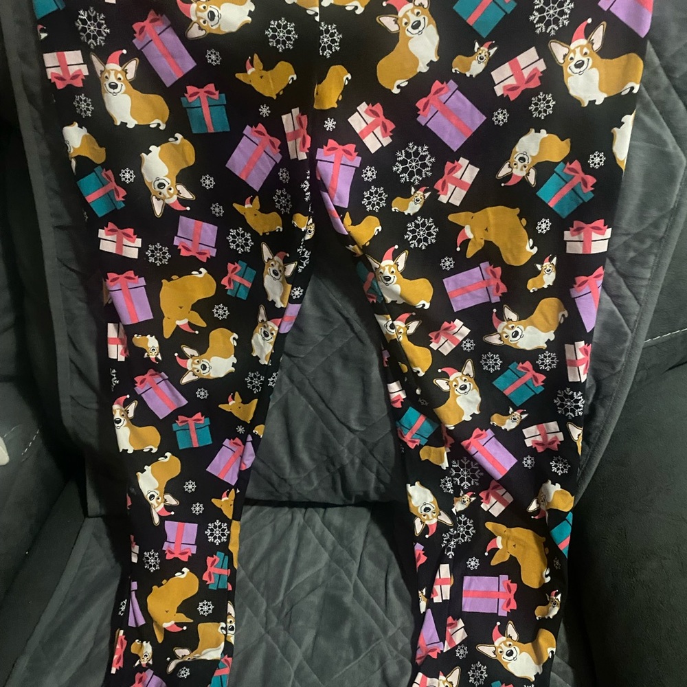 Terra & Sky ladies Leggings - Black with Corgi and Gift Print
